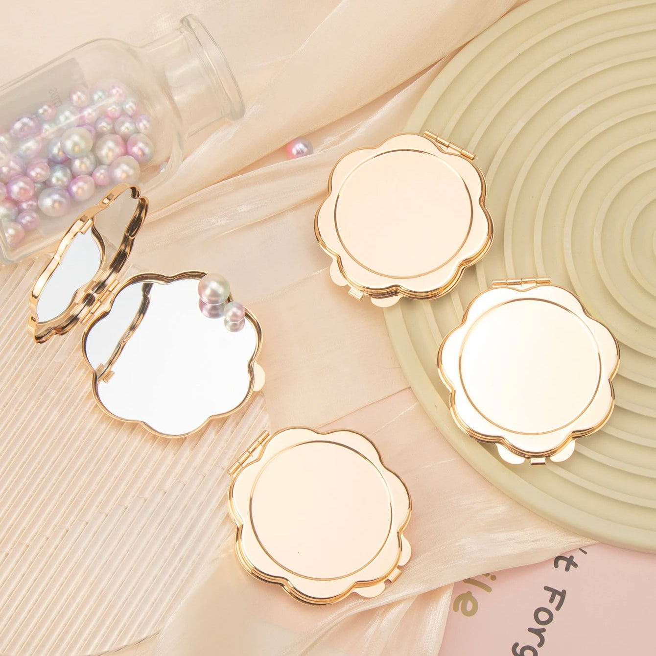 Delicate Double-Sided Makeup Mirror