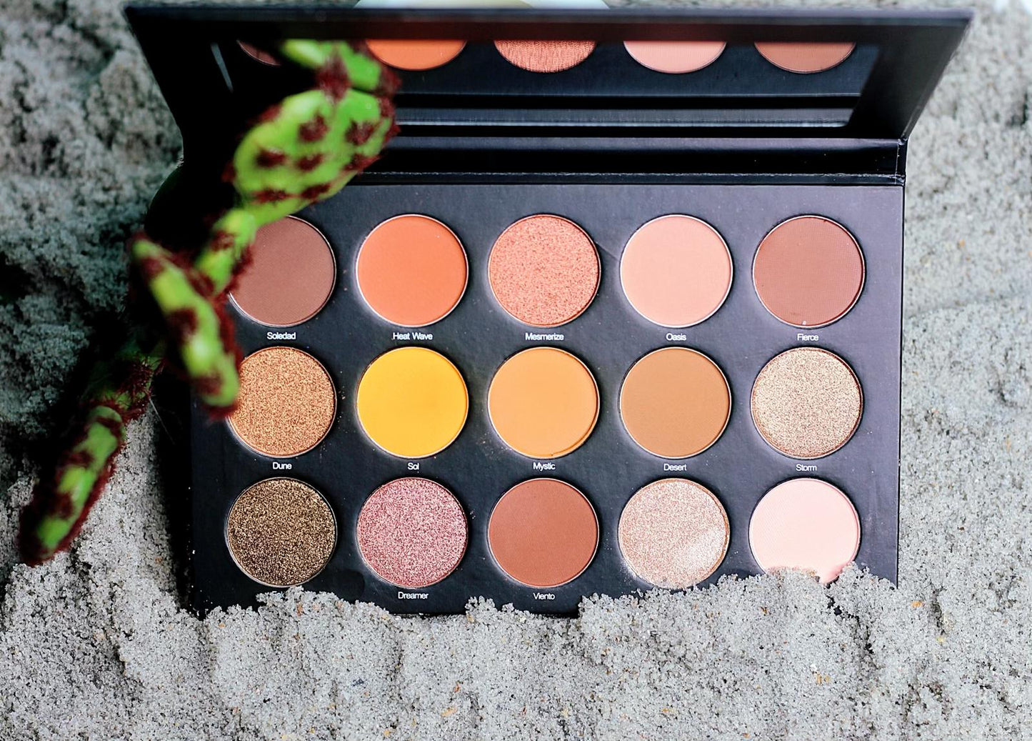 15-Color Eyeshadow Palette