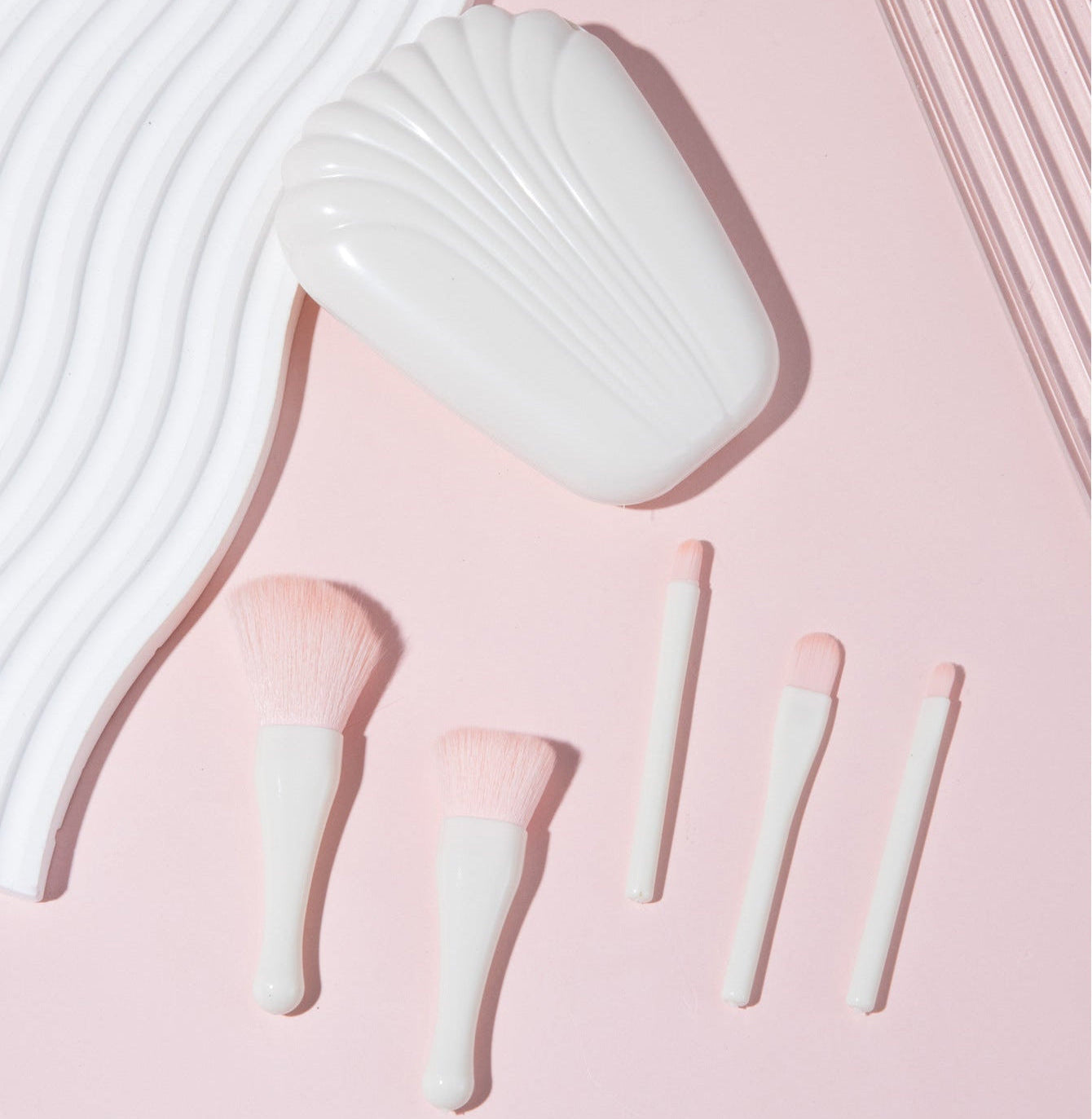 Shell Mirror Brush Set